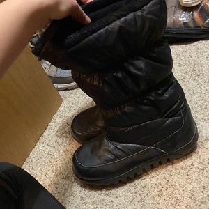 Women’s snow boots